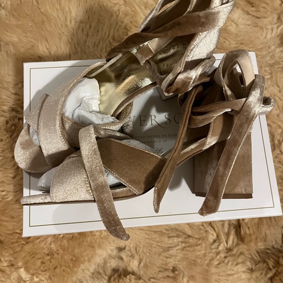 Forever Soles Nude Wedding Low Block Heels size 8 - Picture 5 of 9